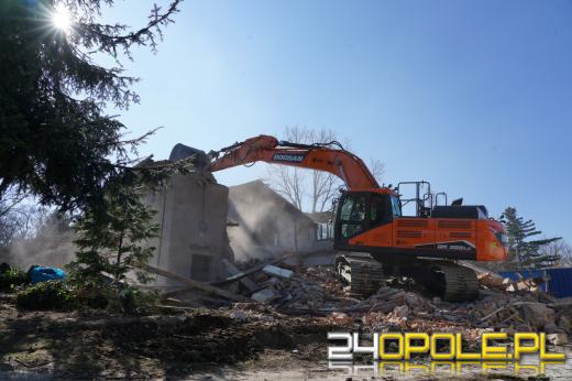 Ruszyło wyburzanie akwarium w opolskim zoo