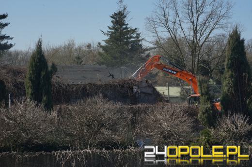 Ruszyło wyburzanie akwarium w opolskim zoo