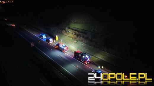 Wypadek na 237 km A4. Dwie osobówki wypadły z drogi