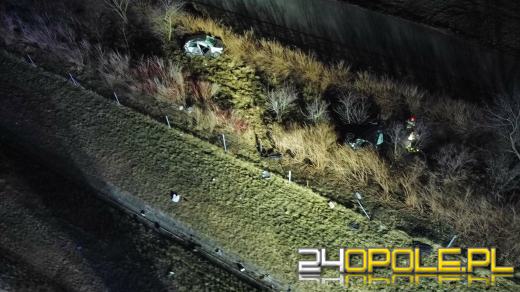 Wypadek na 237 km A4. Dwie osobówki wypadły z drogi