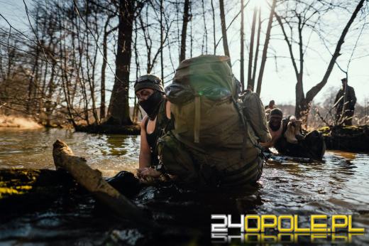 Nauka przetrwania to obowiązkowy element wojskowego szkolenia