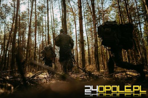 Nauka przetrwania to obowiązkowy element wojskowego szkolenia