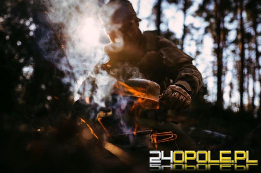 Nauka przetrwania to obowiązkowy element wojskowego szkolenia