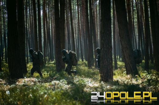 Nauka przetrwania to obowiązkowy element wojskowego szkolenia