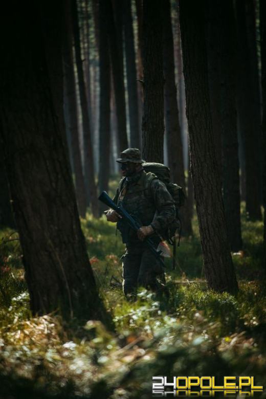 Nauka przetrwania to obowiązkowy element wojskowego szkolenia