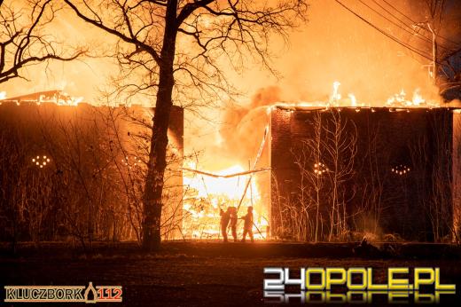 Ogromny pożar stodoły w powiecie Kluczborskim