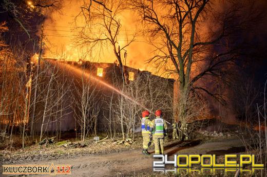 Ogromny pożar stodoły w powiecie Kluczborskim