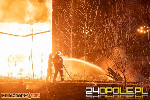 Ogromny pożar stodoły w powiecie Kluczborskim