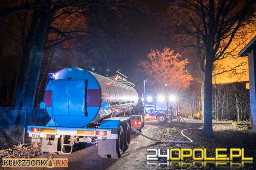 Ogromny pożar stodoły w powiecie Kluczborskim