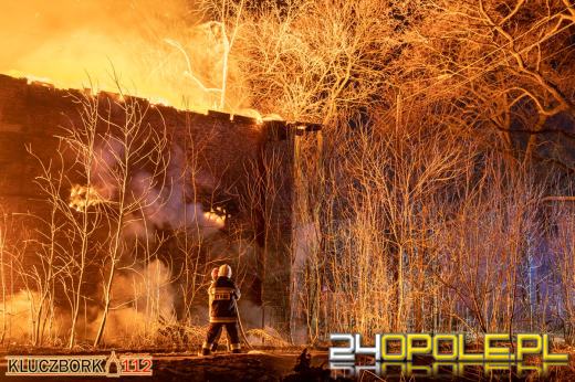 Ogromny pożar stodoły w powiecie Kluczborskim