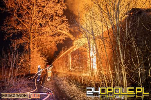 Ogromny pożar stodoły w powiecie Kluczborskim
