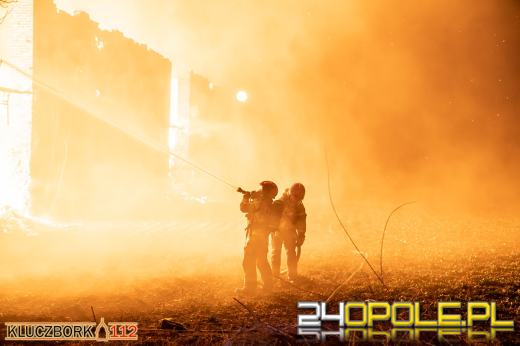 Ogromny pożar stodoły w powiecie Kluczborskim