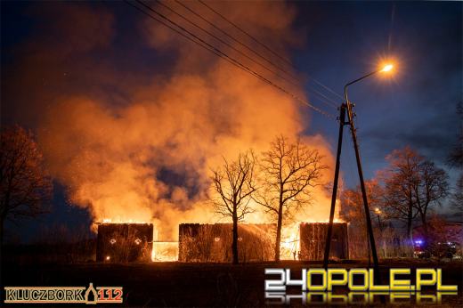 Ogromny pożar stodoły w powiecie Kluczborskim