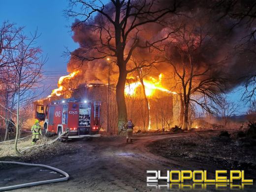 Ogromny pożar stodoły w powiecie Kluczborskim