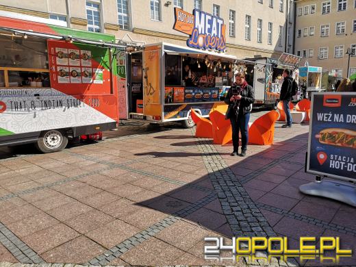Food Trucki opanowały opolski Rynek. "Nigdy się nie nudzą"