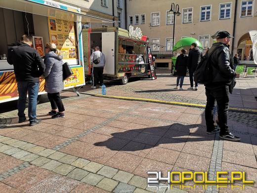 Food Trucki opanowały opolski Rynek. "Nigdy się nie nudzą"