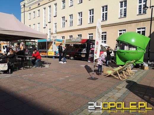 Food Trucki opanowały opolski Rynek. "Nigdy się nie nudzą"