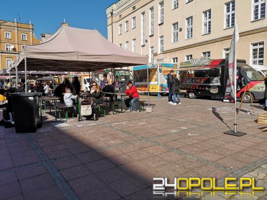Food Trucki opanowały opolski Rynek. "Nigdy się nie nudzą"