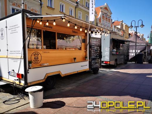 Food Trucki opanowały opolski Rynek. "Nigdy się nie nudzą"