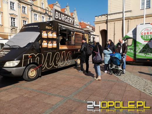 Food Trucki opanowały opolski Rynek. "Nigdy się nie nudzą"