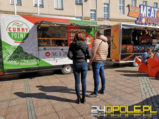 Food Trucki opanowały opolski Rynek. "Nigdy się nie nudzą"
