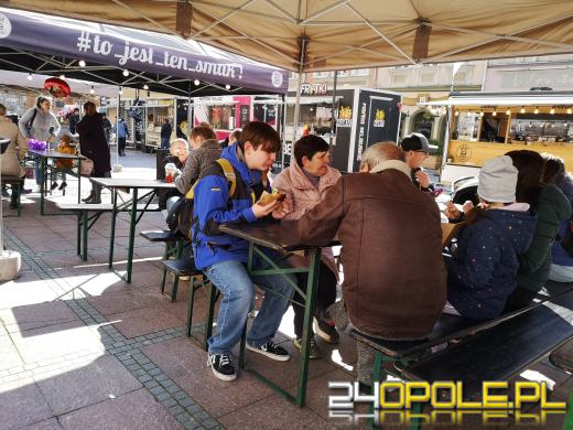 Food Trucki opanowały opolski Rynek. "Nigdy się nie nudzą"