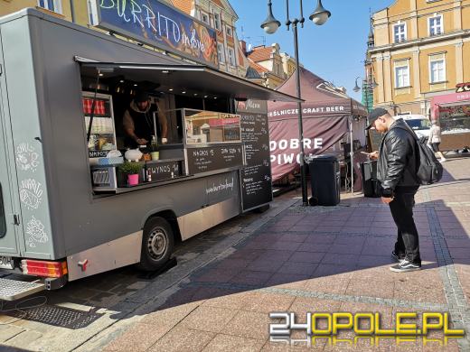 Food Trucki opanowały opolski Rynek. "Nigdy się nie nudzą"