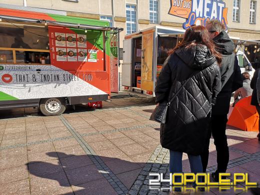 Food Trucki opanowały opolski Rynek. "Nigdy się nie nudzą"