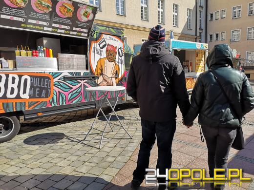 Food Trucki opanowały opolski Rynek. "Nigdy się nie nudzą"