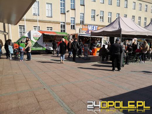 Food Trucki opanowały opolski Rynek. "Nigdy się nie nudzą"