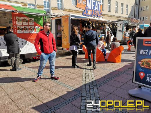 Food Trucki opanowały opolski Rynek. "Nigdy się nie nudzą"
