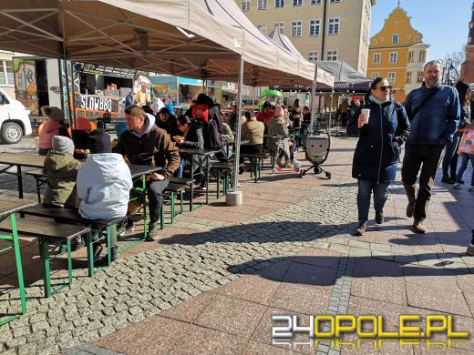 Food Trucki opanowały opolski Rynek. "Nigdy się nie nudzą"