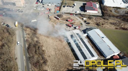 Pożar hali produkcyjnej w Opolu