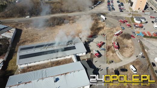 Pożar hali produkcyjnej w Opolu