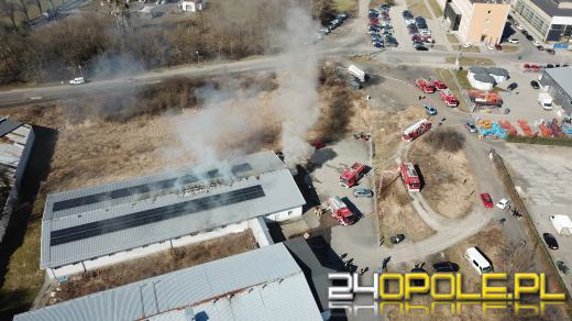 Pożar hali produkcyjnej w Opolu