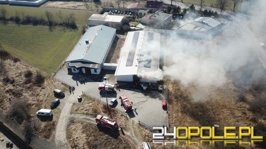 Pożar hali produkcyjnej w Opolu