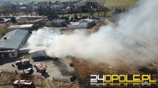 Pożar hali produkcyjnej w Opolu