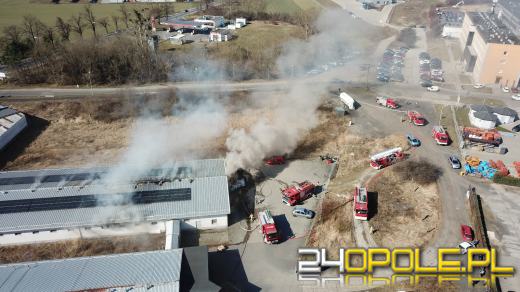 Pożar hali produkcyjnej w Opolu