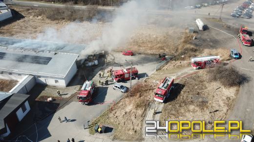 Pożar hali produkcyjnej w Opolu
