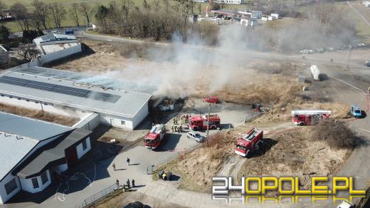 Pożar hali produkcyjnej w Opolu