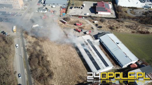 Pożar hali produkcyjnej w Opolu