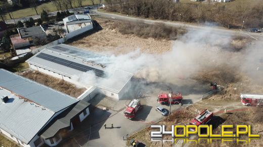 Pożar hali produkcyjnej w Opolu