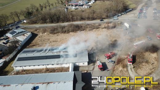Pożar hali produkcyjnej w Opolu