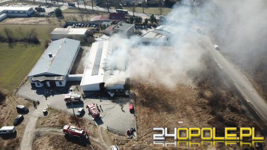 Pożar hali produkcyjnej w Opolu