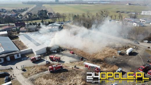 Pożar hali produkcyjnej w Opolu