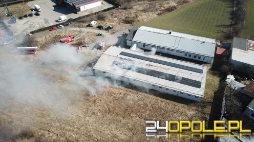 Pożar hali produkcyjnej w Opolu
