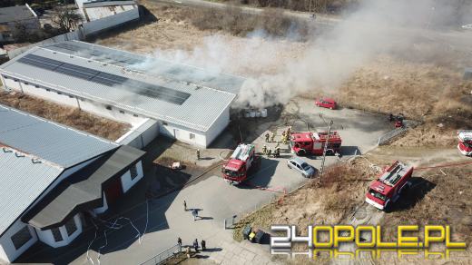 Pożar hali produkcyjnej w Opolu