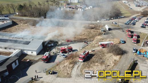 Pożar hali produkcyjnej w Opolu