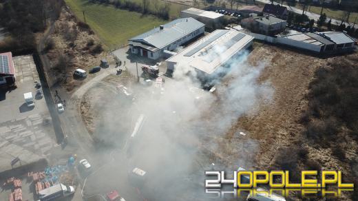 Pożar hali produkcyjnej w Opolu
