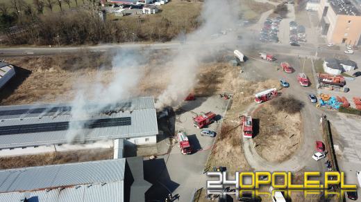 Pożar hali produkcyjnej w Opolu